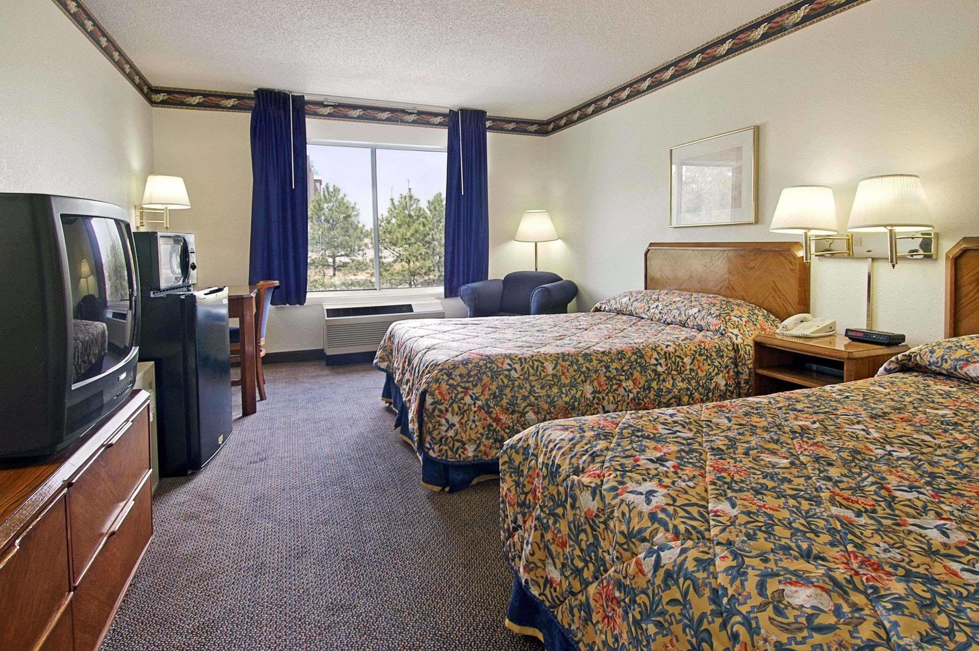Days Inn By Wyndham Atlanta/Southlake/Morrow Dış mekan fotoğraf