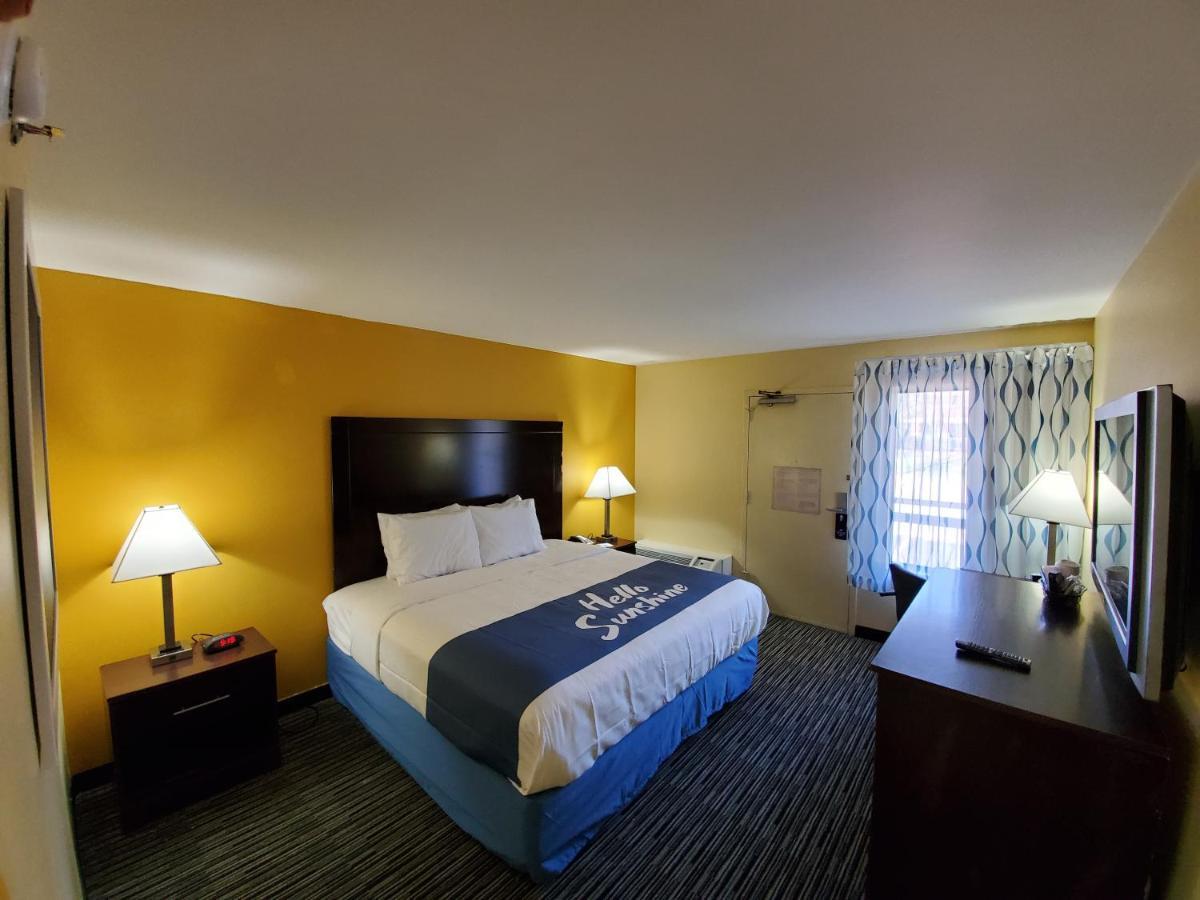 Days Inn By Wyndham Atlanta/Southlake/Morrow Dış mekan fotoğraf